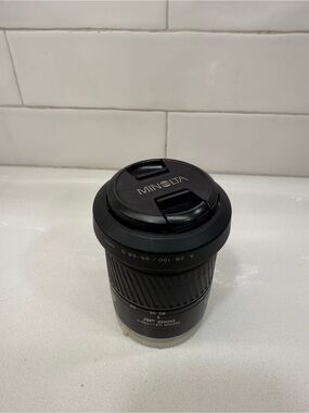 Minolta 28-100mm AF Zoom Lens